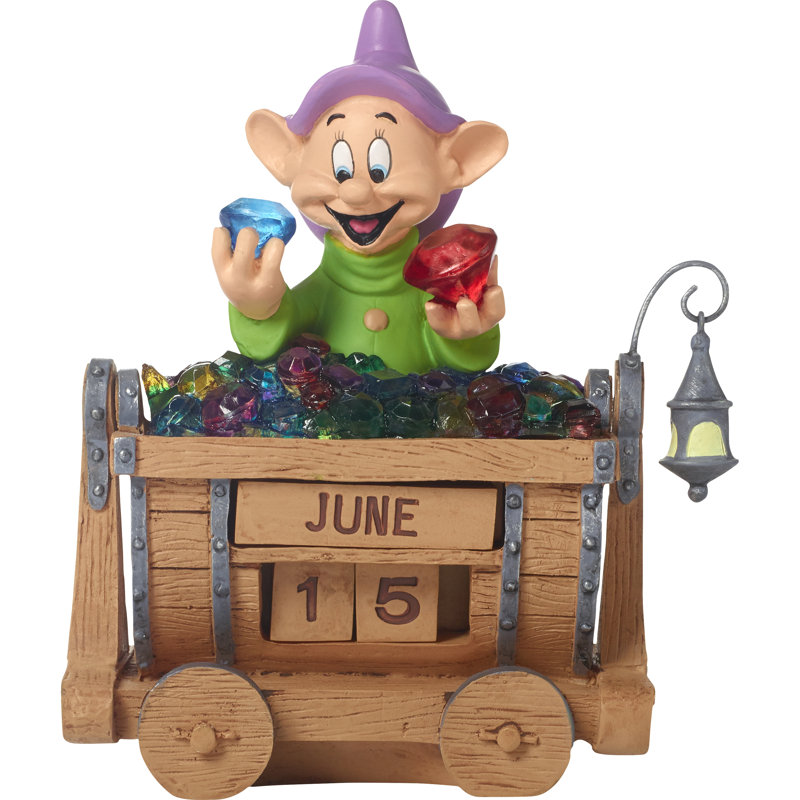 disney showcase collection seven dwarfs